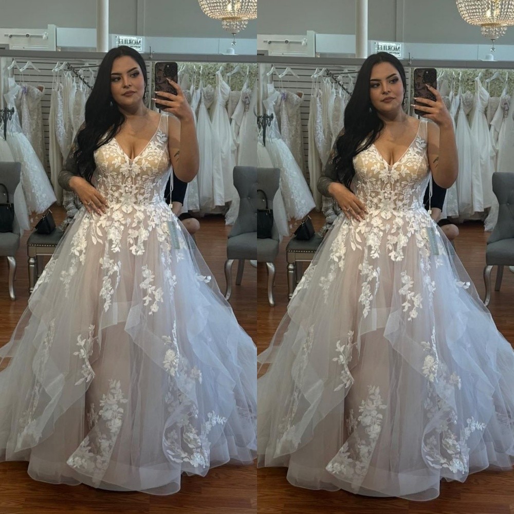 Boho Wedding Dresses V Neck Sleeveless Lace Appliques Ruffles Bridal Gown