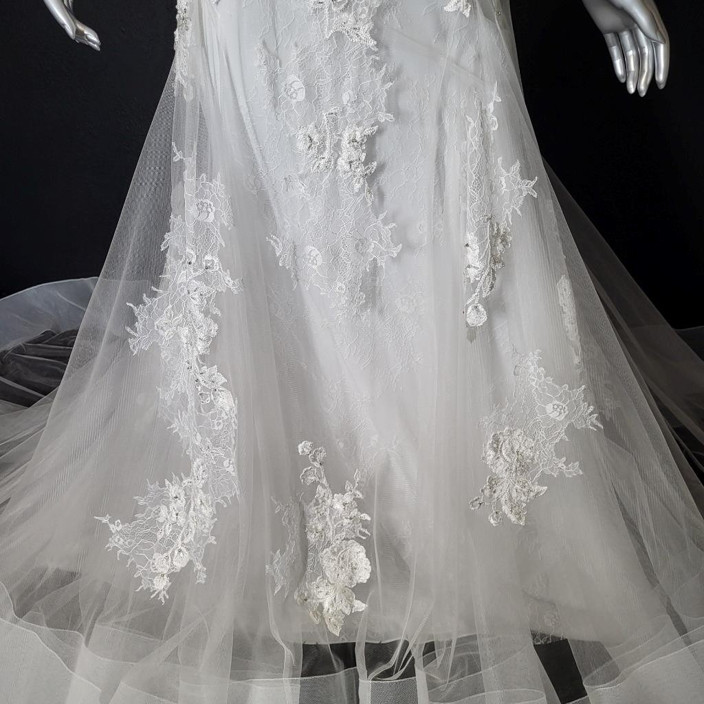 NWT~$1699~JOVANI~2/4~IVORY EMBELLISHED LACE FIT & FLARE WEDDING DRESS GOWN