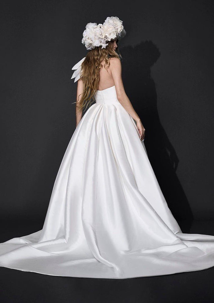 Vera Wang Eyre Size 10 Color off white Retail$3,990