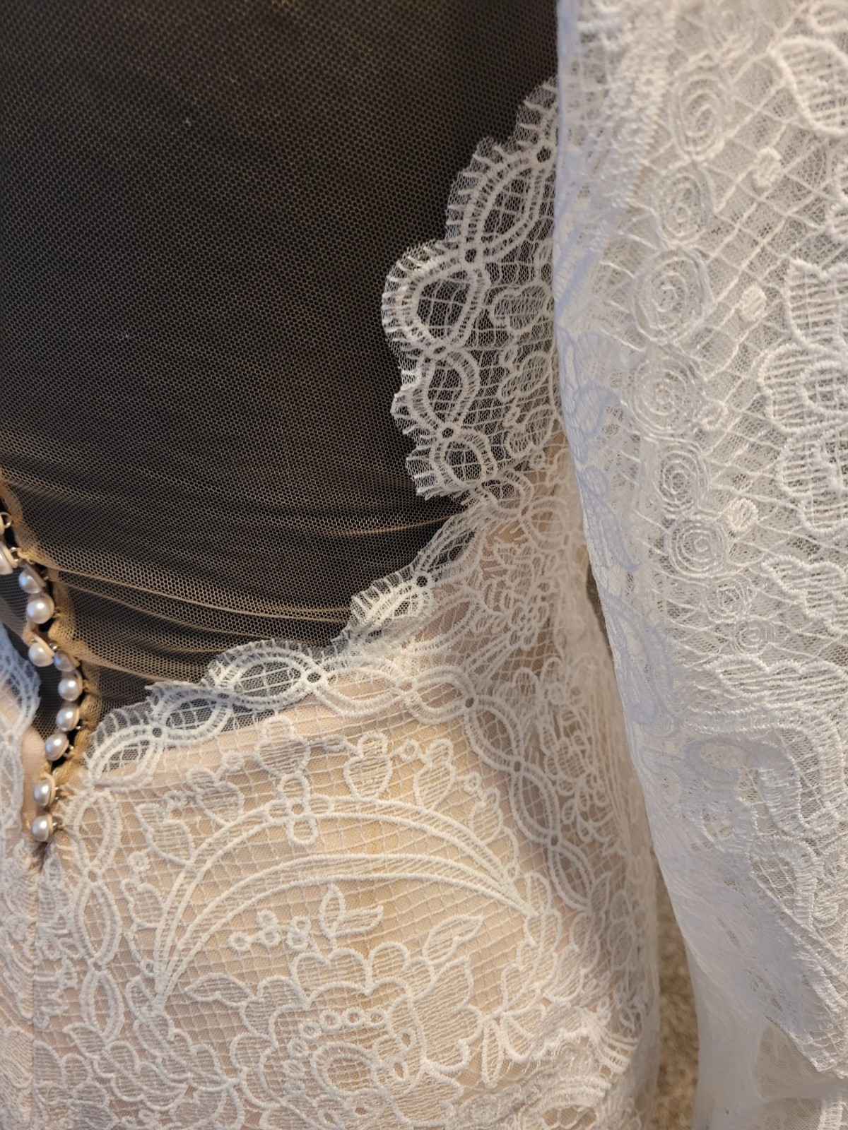 WATTERS IVORY LACE MERMAID WEDDING GOWN WOMENS SIZE 4
