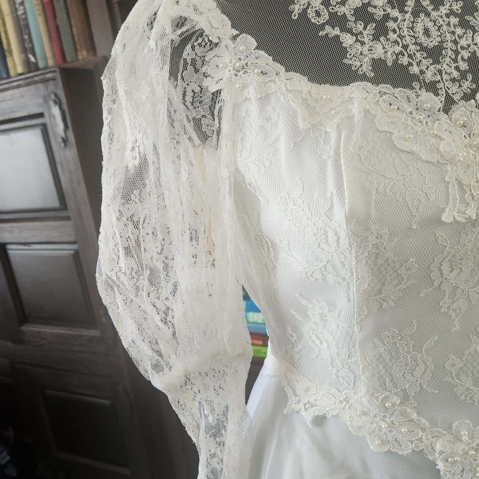 70s Edwardian Style Hi-Neck Puff Sleeve Ruffled Tiered Lace Hem Wedding Dress XS