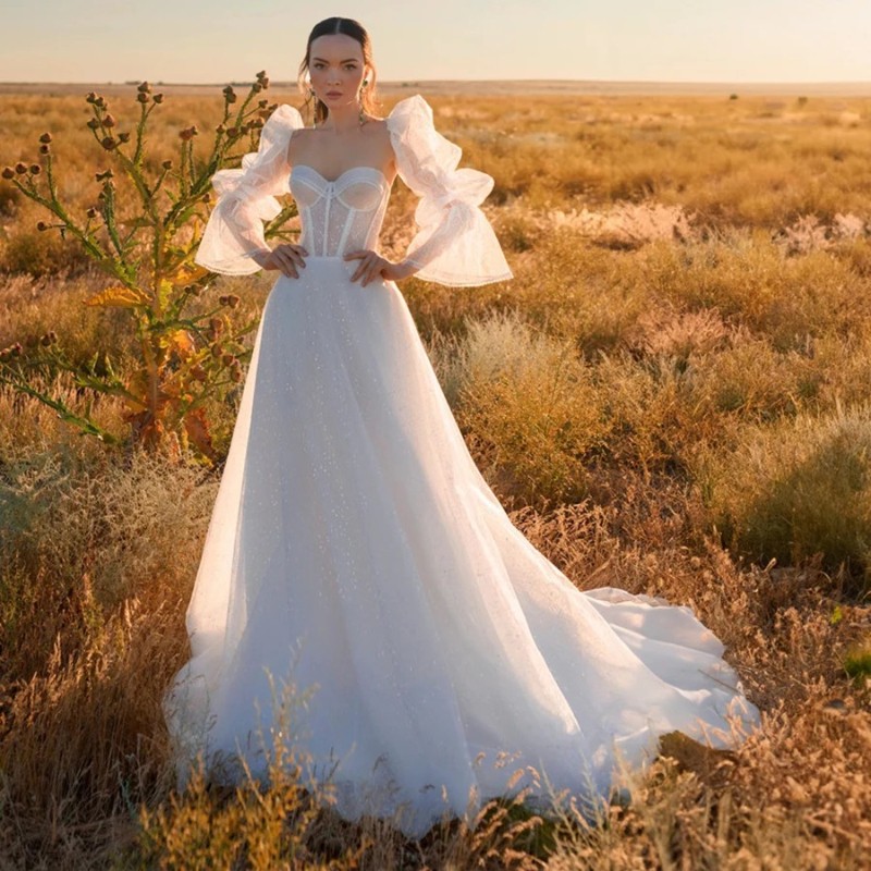 Sweetheart Neck Wedding Dress Illusion Tulle Skirt Long Sleeve Pleat Bride Gown