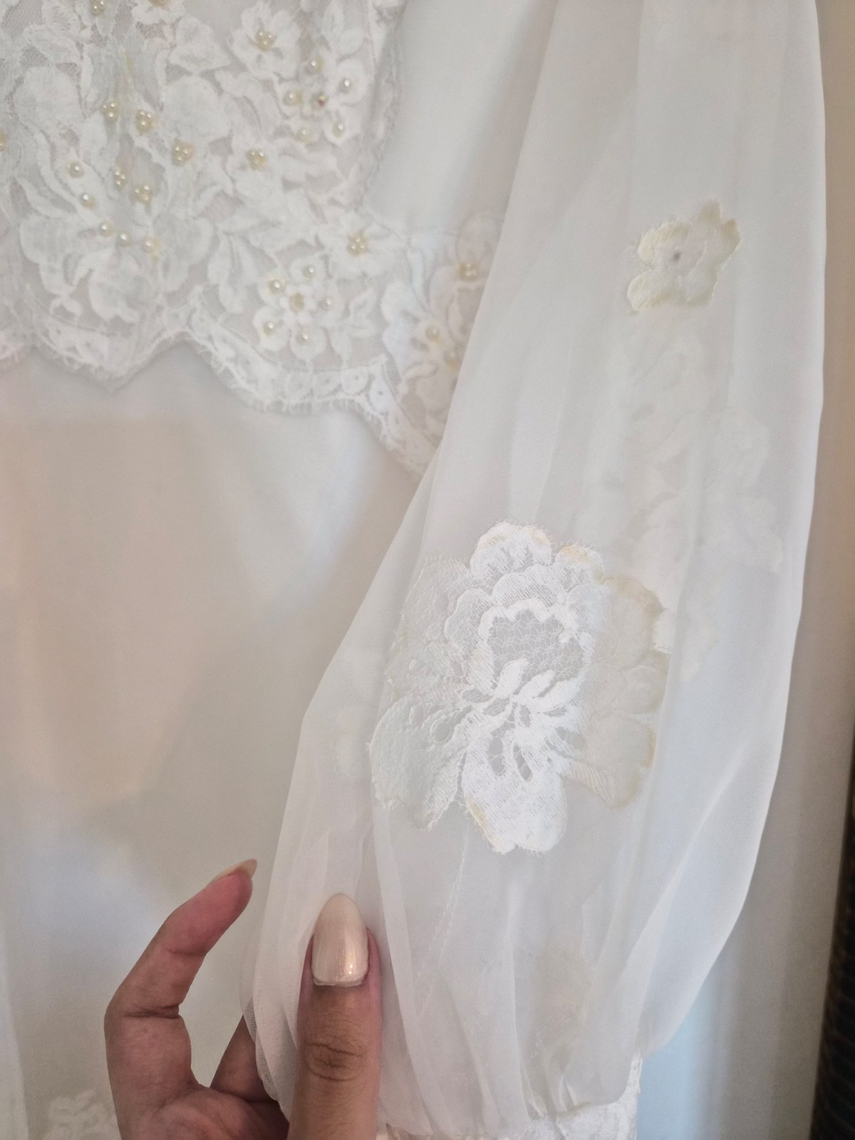 Vintage Unbranded Size 6 Wedding Dress Long Sleeve Lace Sweetheart Neckline
