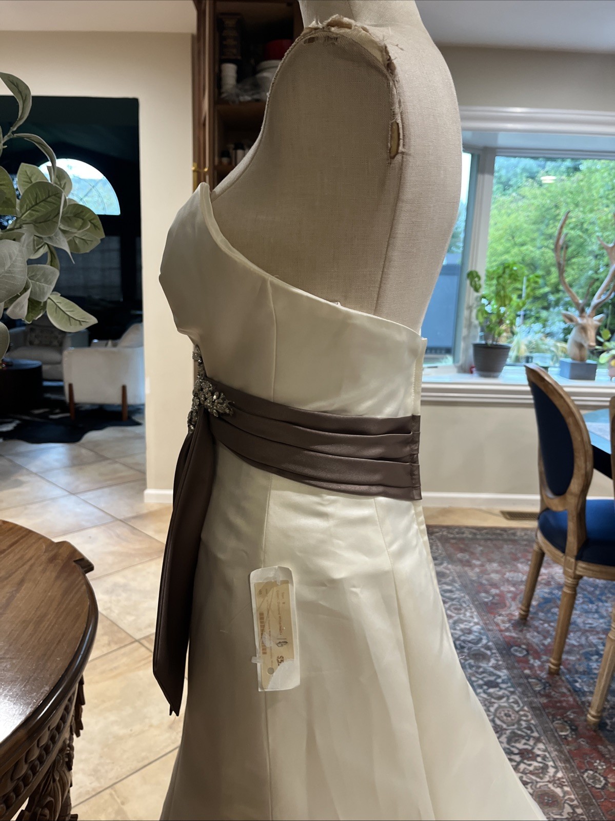 The couture collection woman’s 8 Ivory brown sash strapless Train wedding dress