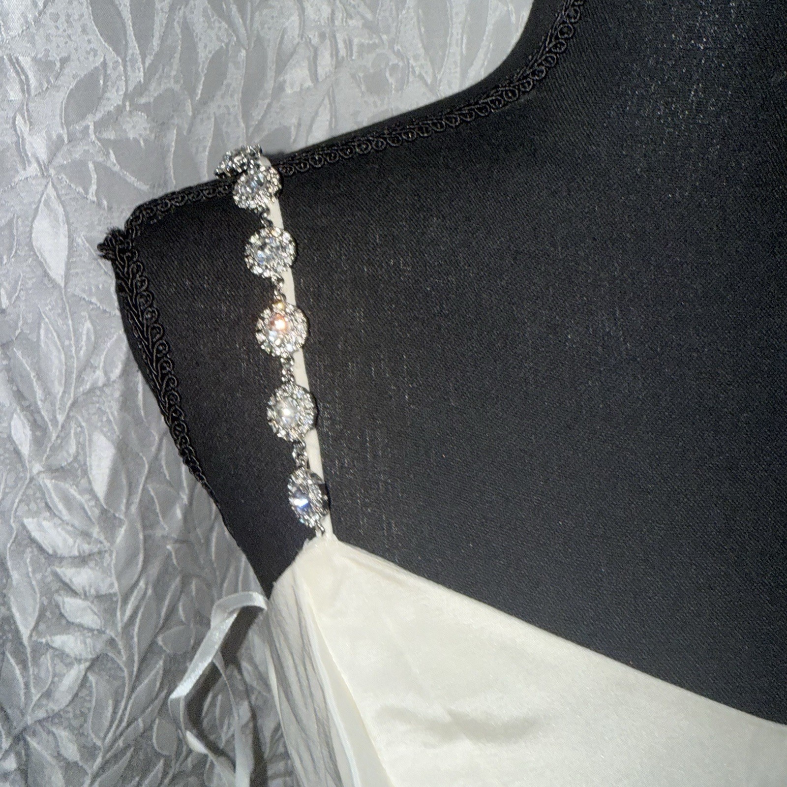 Ann Taylor Long Formal Wedding Bridal White Ivory With Silver Straps deess