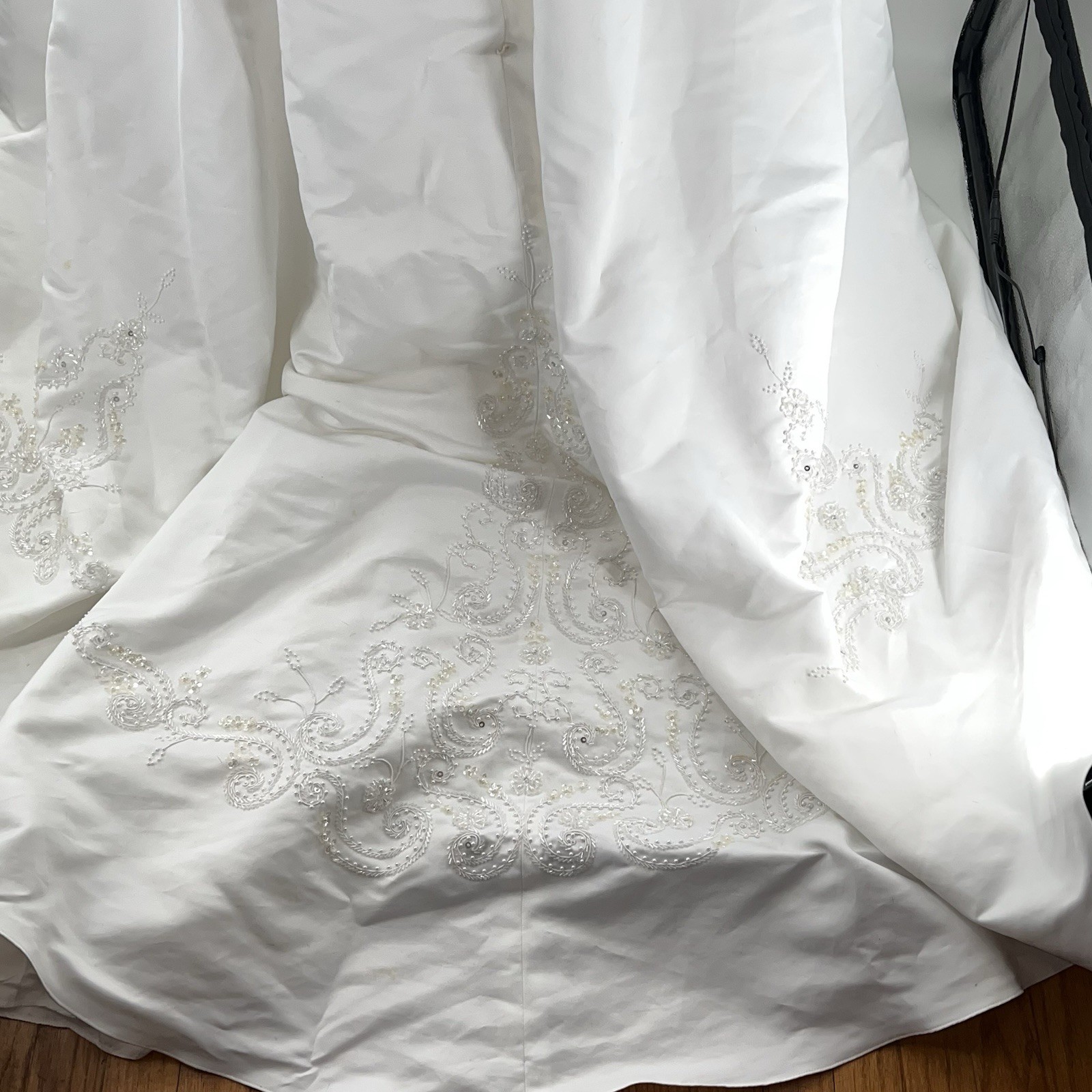 VTG Mary’s Classic 90’s Wedding Gown w/Matching Beaded Wrap & White Veil w/Satin