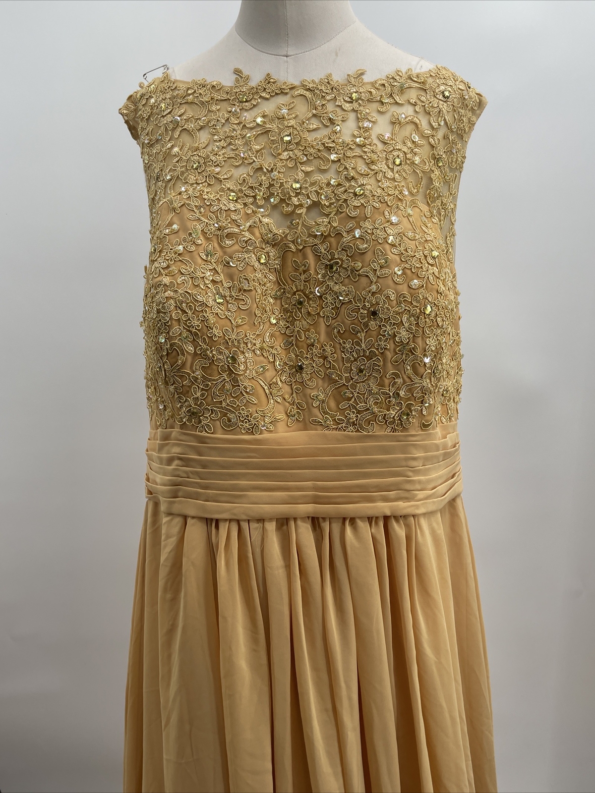 Women’s Wedding Embroidery Mustard Scoop Neck Sleeveless Satin Lace Gown Size 12