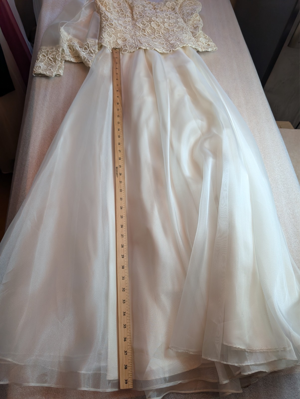 Coty Vintage Ivory Formal Embroidered Halter Neck Bridal Gown Size Large