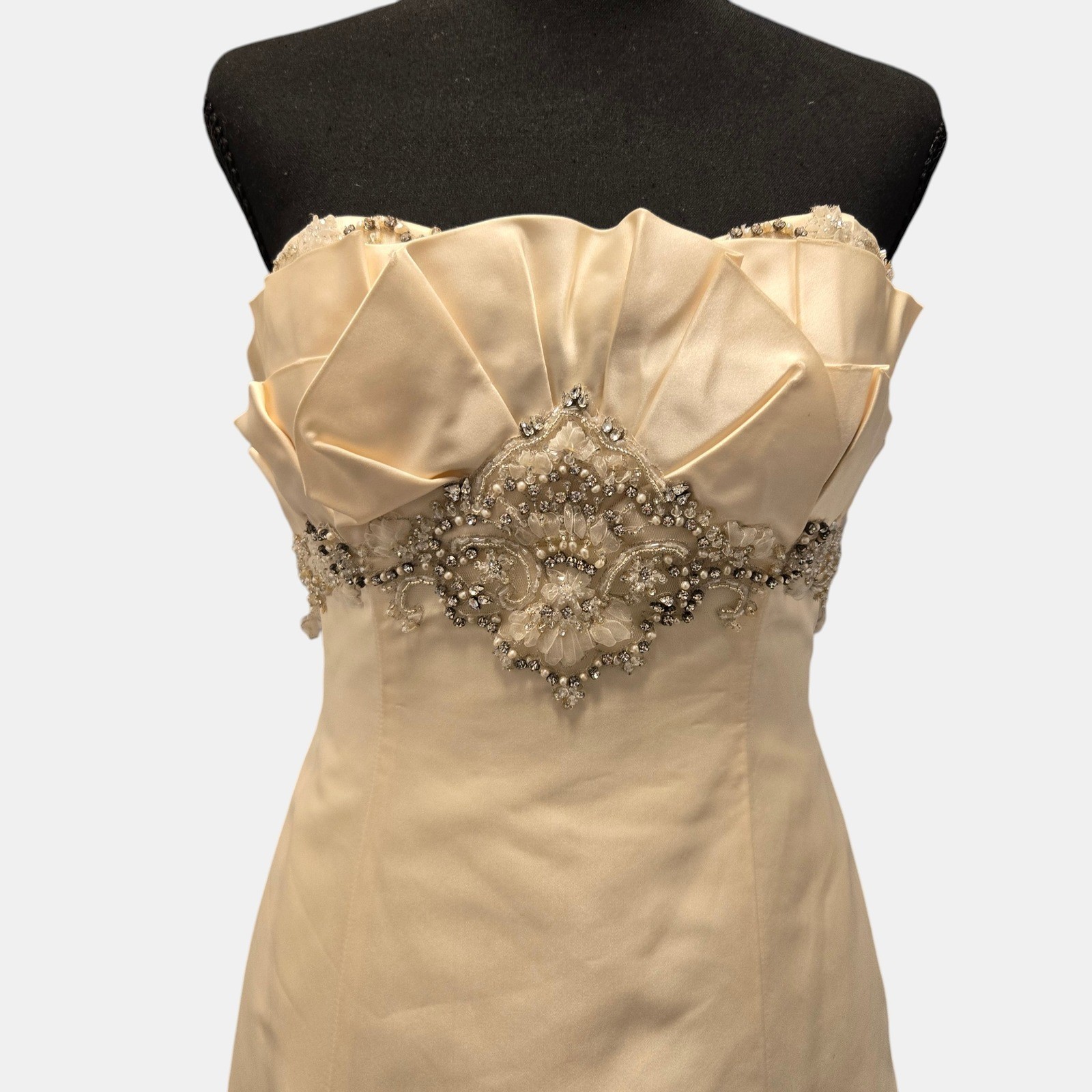 Casablanca Couture Wedding Gown Cream Satin Beaded Strapless Bridal Dress Train