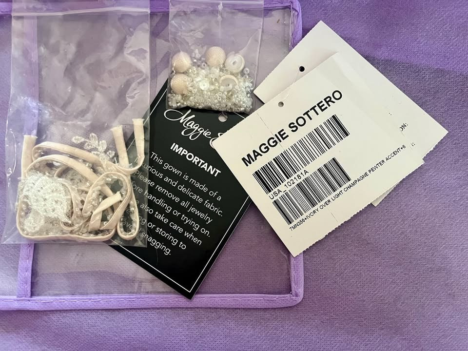 NEW Maggie Sottero Nola Wedding Dress w/ Tags – Size 6 – Ivory Champagne