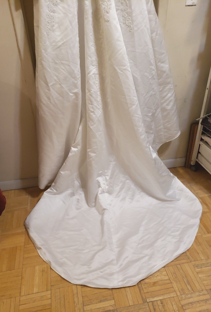 VENUS WHITE SATIN EMBROIDERED BEADED WEDDING GOWN PLUS SIZE