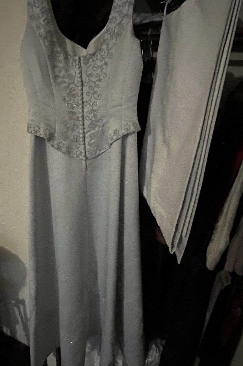 White Sleeveless Scoop Neck A-Line Wedding Dress Full-Length Beaded Embroidered