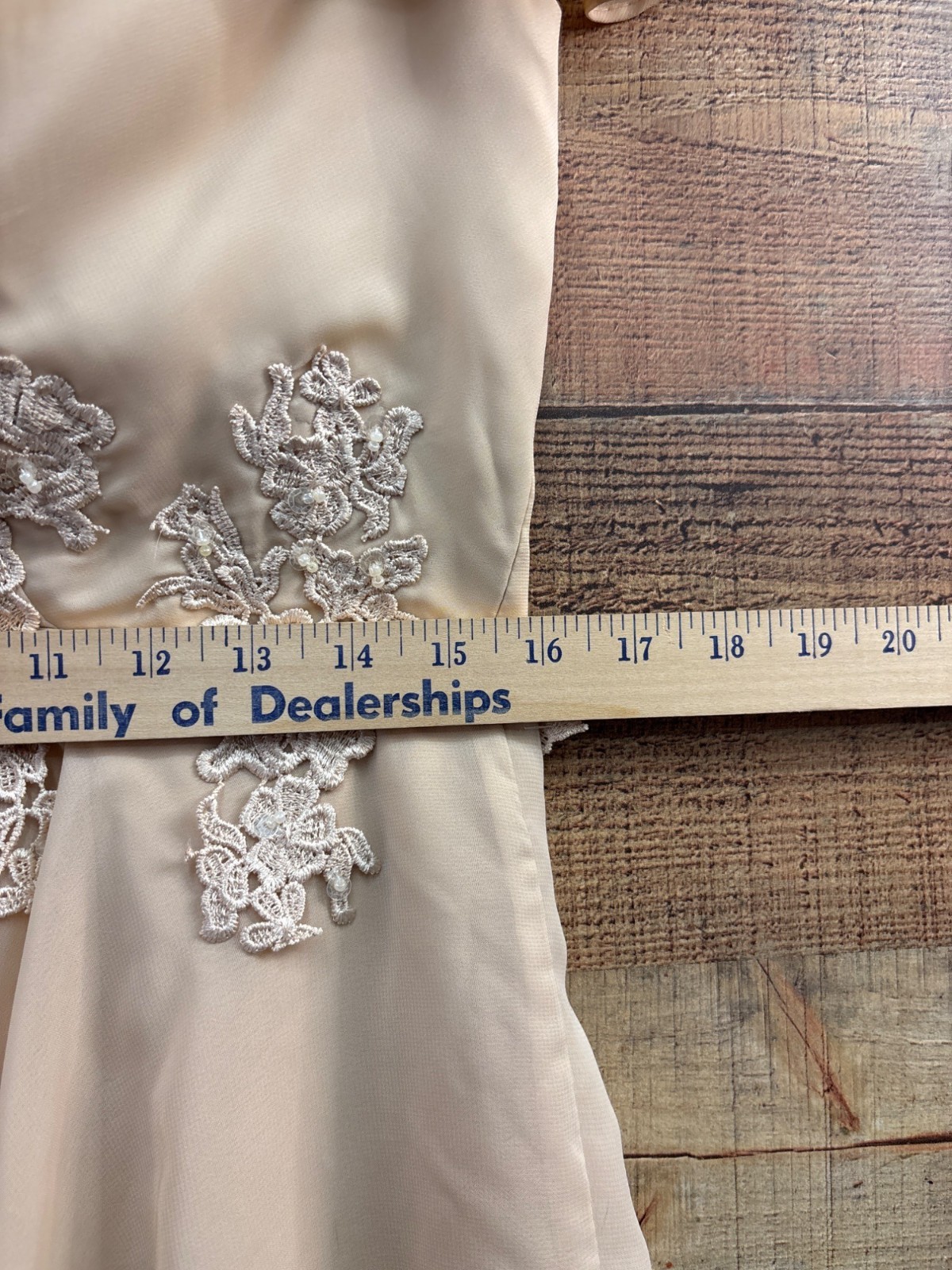 Beige Lace Appliqué Wedding Dress Ruffle Cap Sleeves & V-Neck