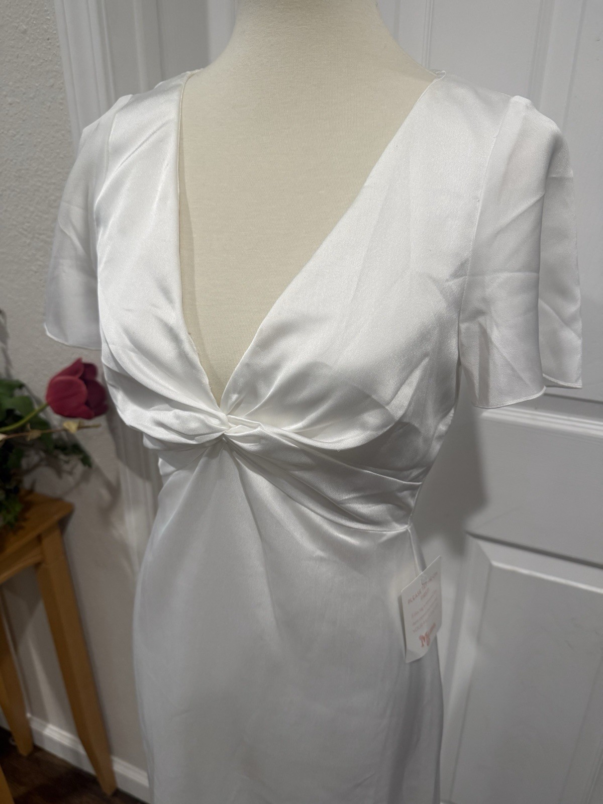 Show Me Your Mumu White Short Sleeve V Neck Sheath Wedding Dress Small