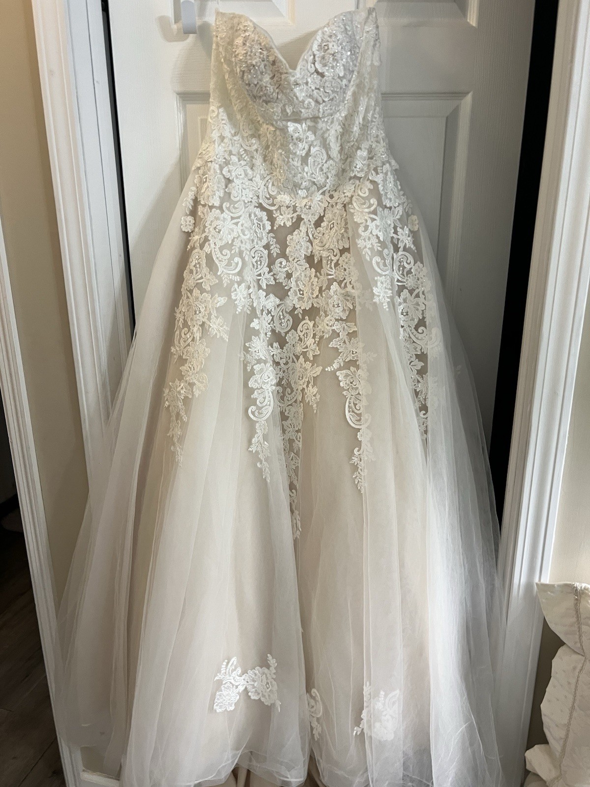 GUC David’s Bridal Ivory Wedding Gown with Train. Size 12.