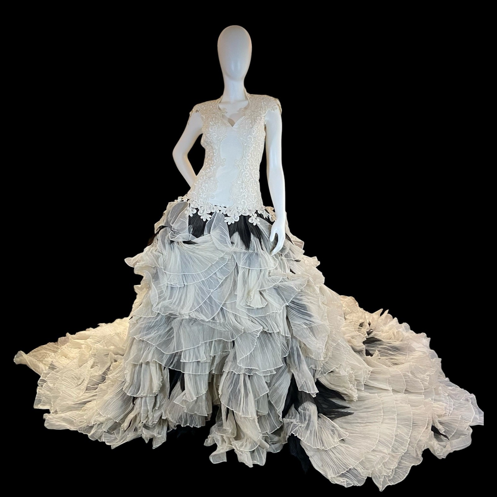 St. Pucchi 9417 Couture Wedding Dress – 2010s Black & Ivory Tiered Silk Gown