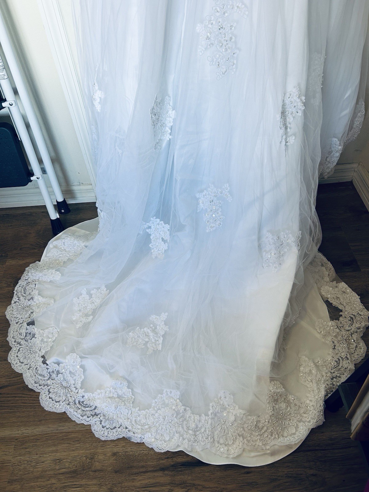 Oleg Cassini Wedding Dress Ball Gown Strapless Satin Tulle Beaded Size 2 White