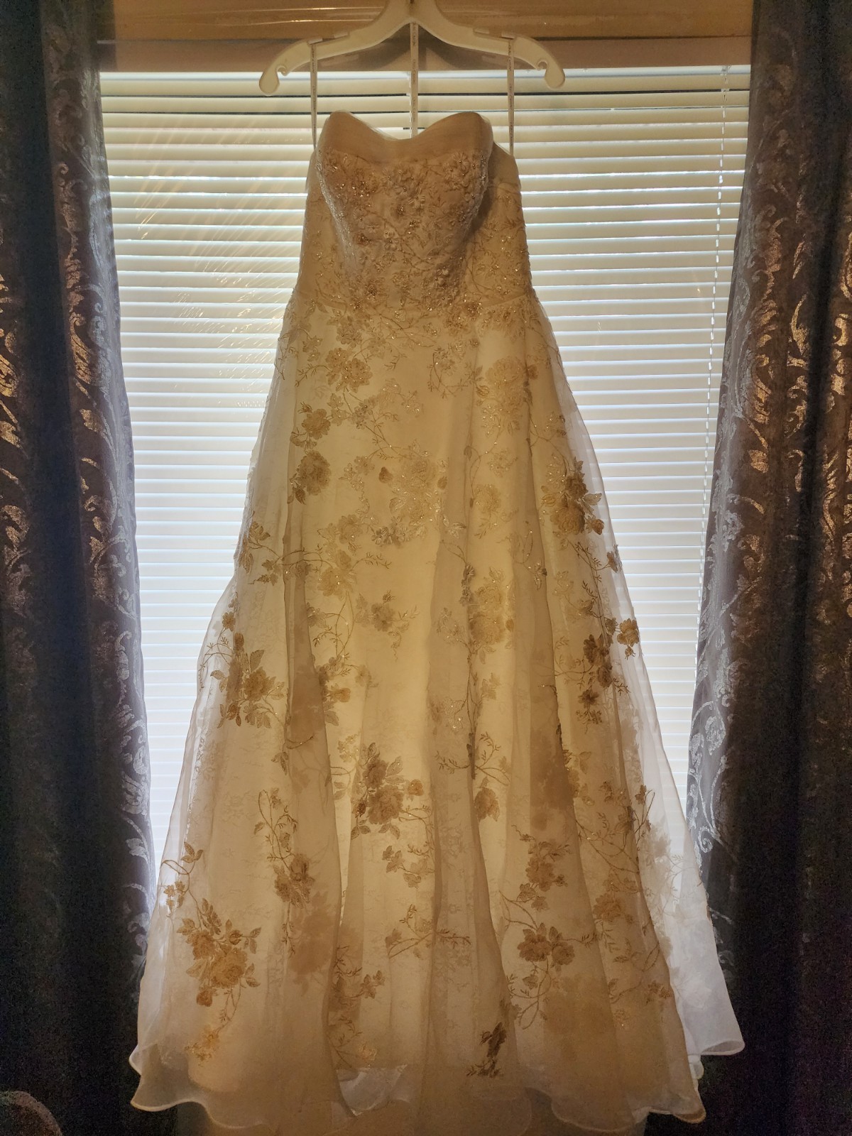Oleg Cassini Women’s Wedding Dress Size 6P Ivory Champagne Lace Strapless A Line