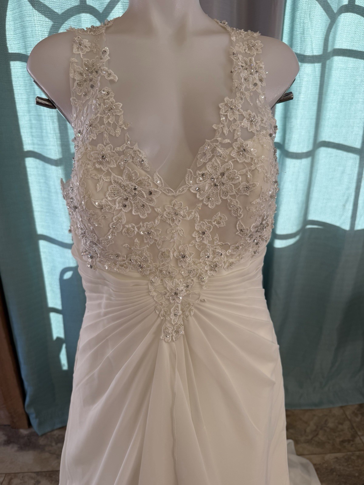 Mary’s White V-Neck Sleeveless Embroidered Beaded Chiffon Dress Size 16 Lot#1