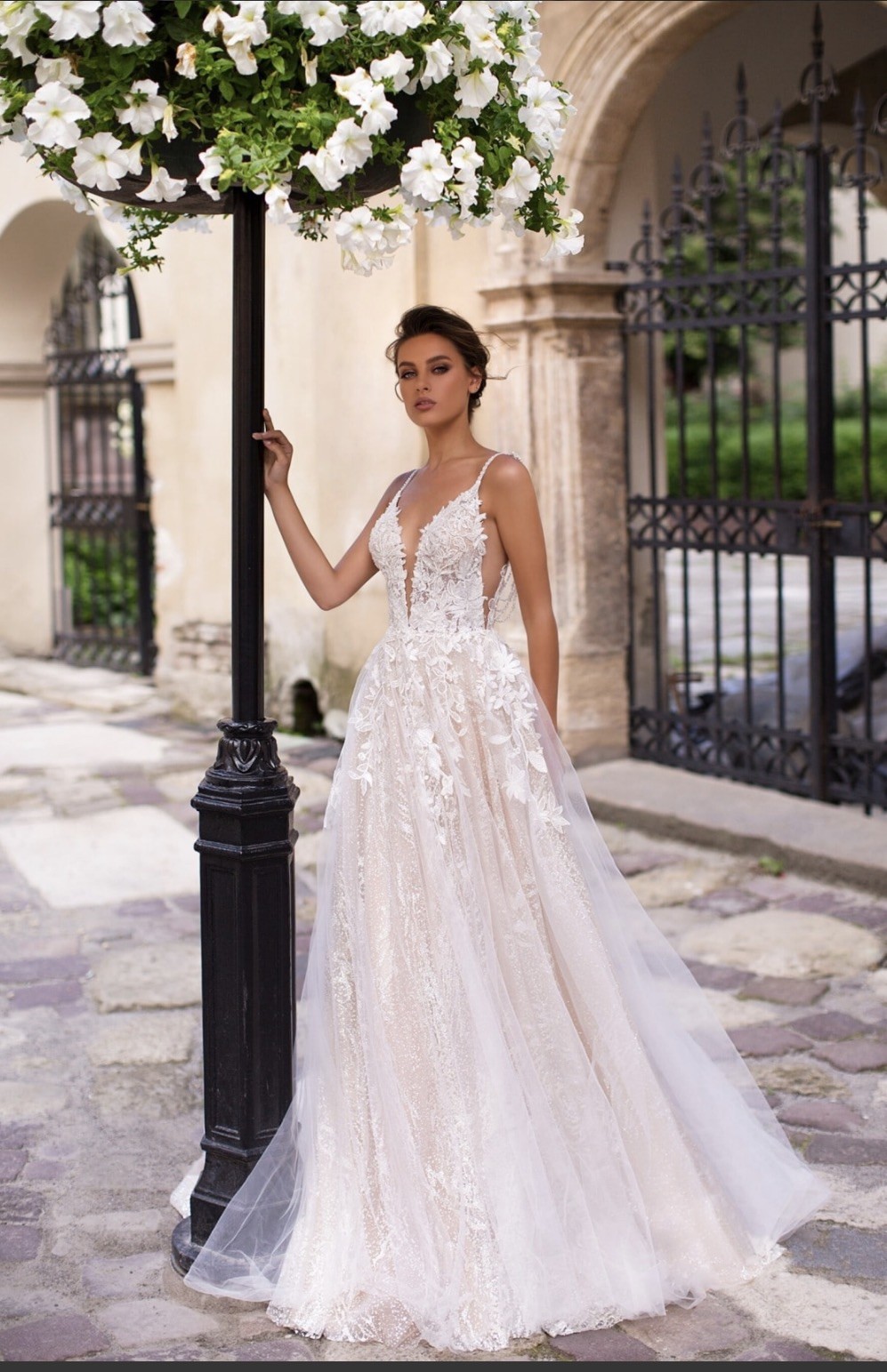 Wedding Dress, Size 12 (street 8) Style: Liretta, Liberica LR18037.00.17