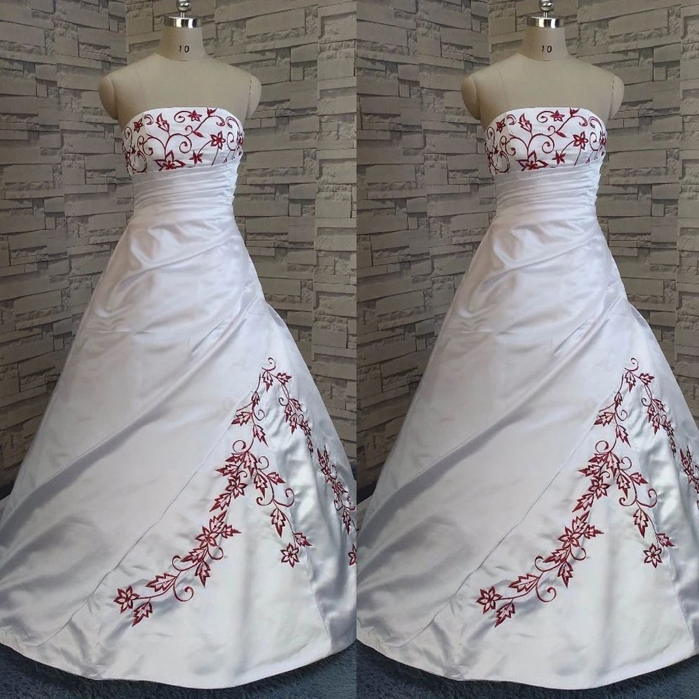 Vintage Satin Wedding Dresses Strapless Red Embroidery Full Length Bridal Gowns
