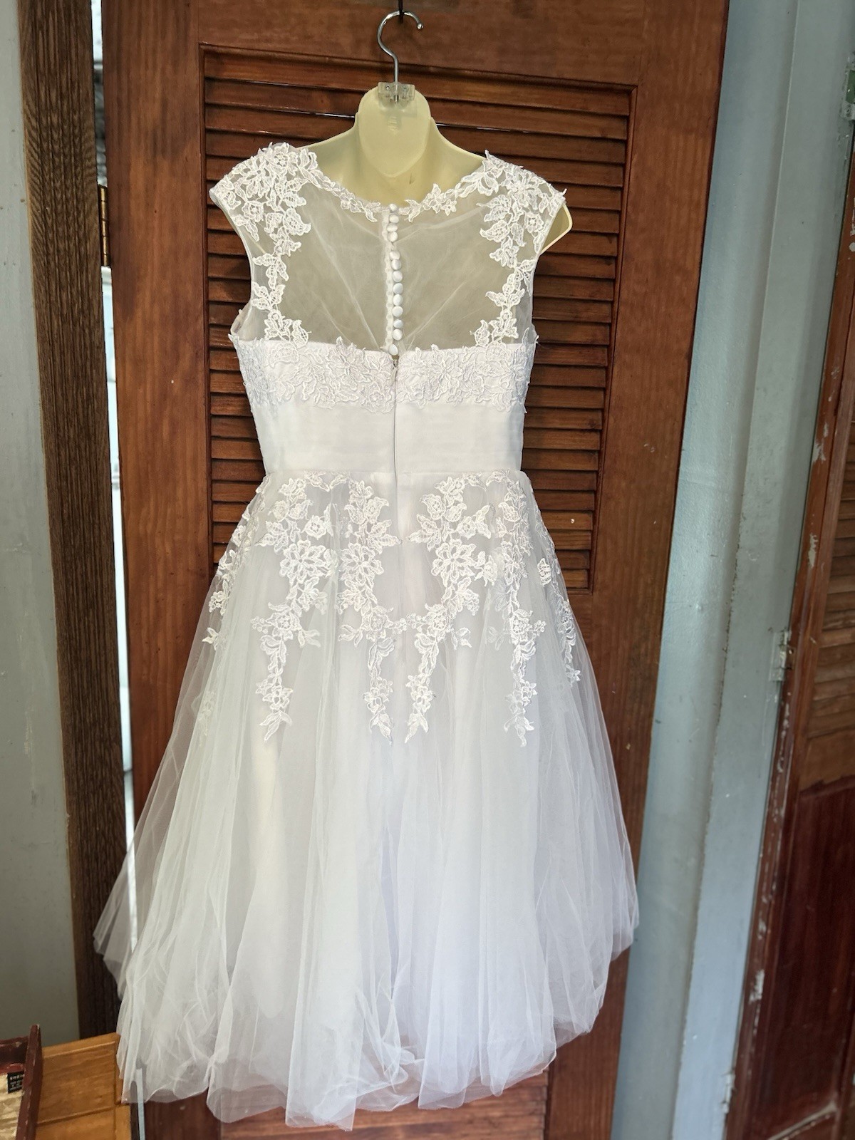 Elegant Sheer Vintage Short MIDI Lace Wedding Dress, Size 8