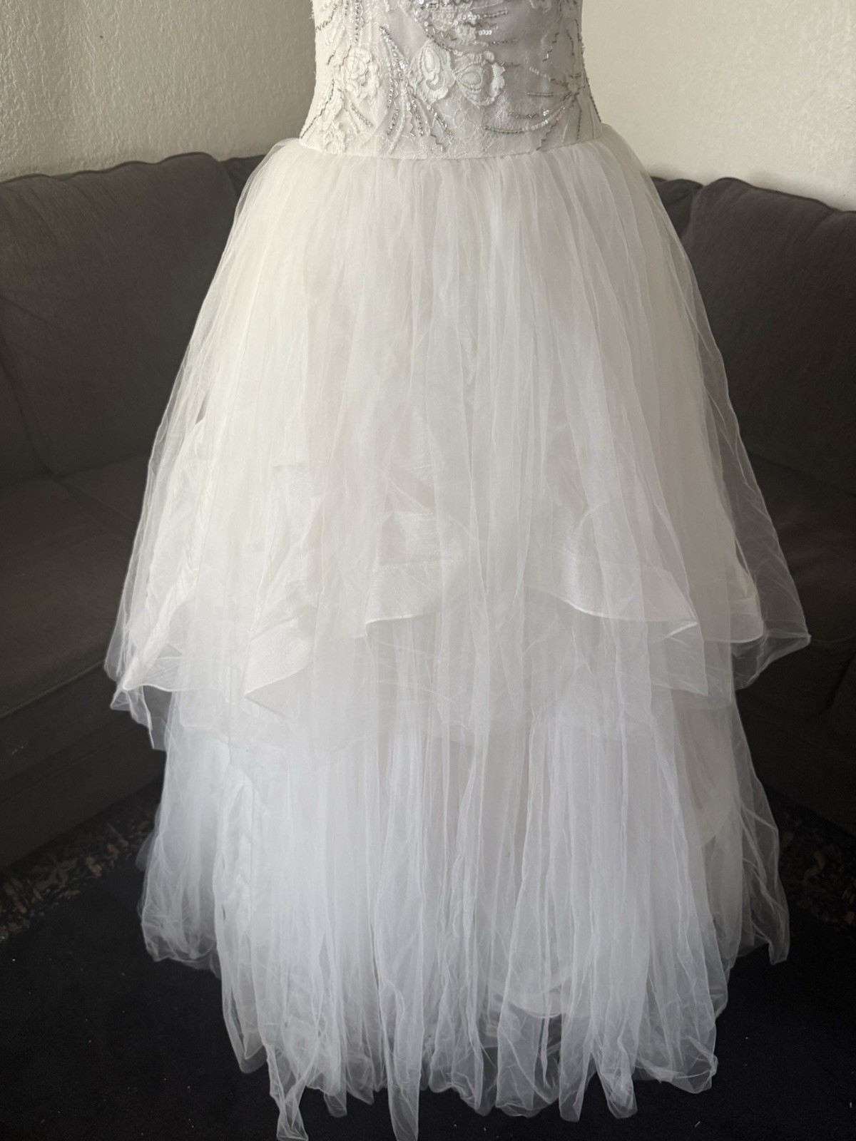 NEW GORGEOUS WHITE AMSALE LAYERED Blue Label ILLUSION STRAPS WEDDING GOWN Size 6