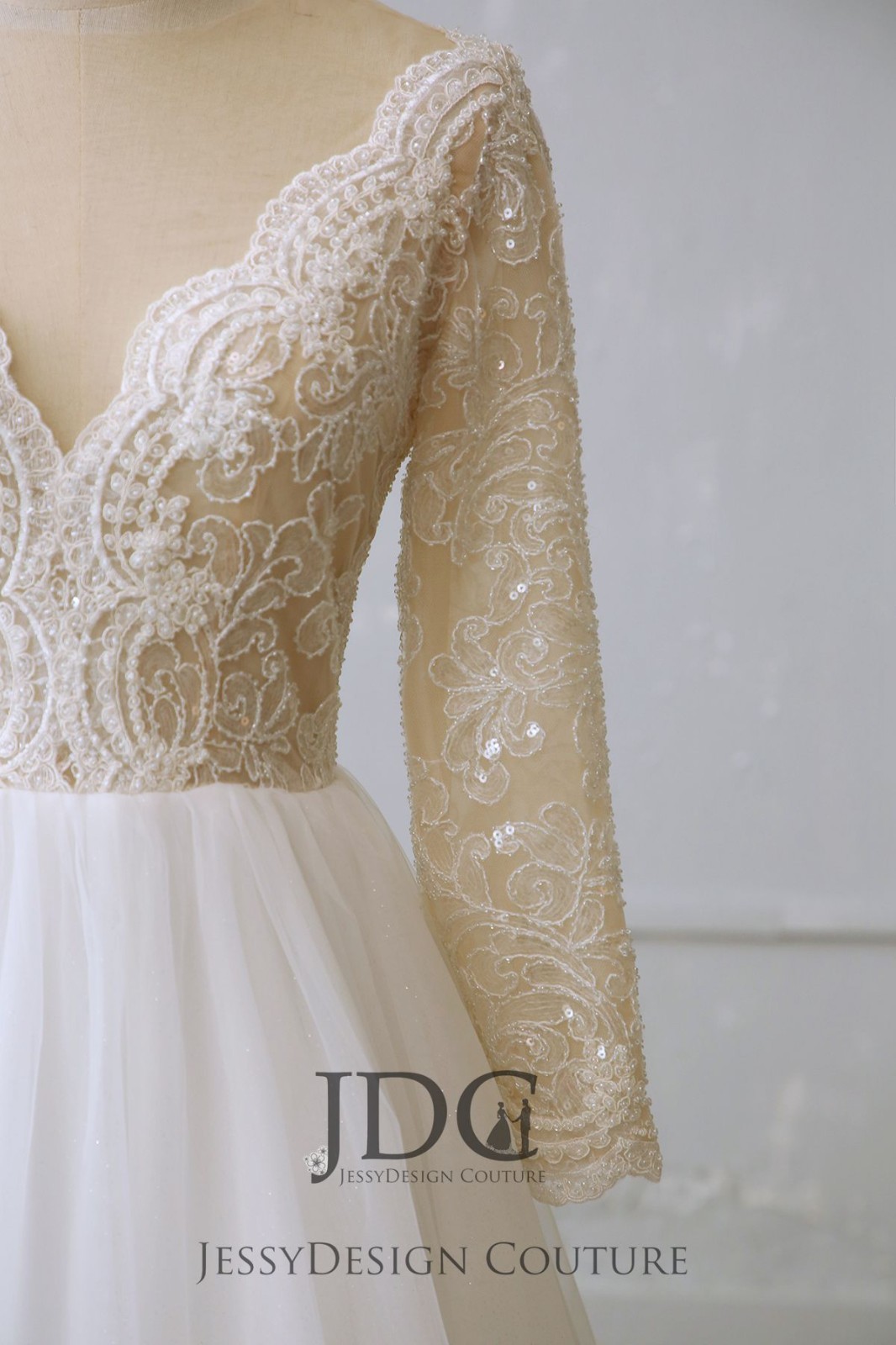 New Ivory Skin Glitter Wedding Dress Bridal Gown Long Sleeve Beaded Buttons A-Line