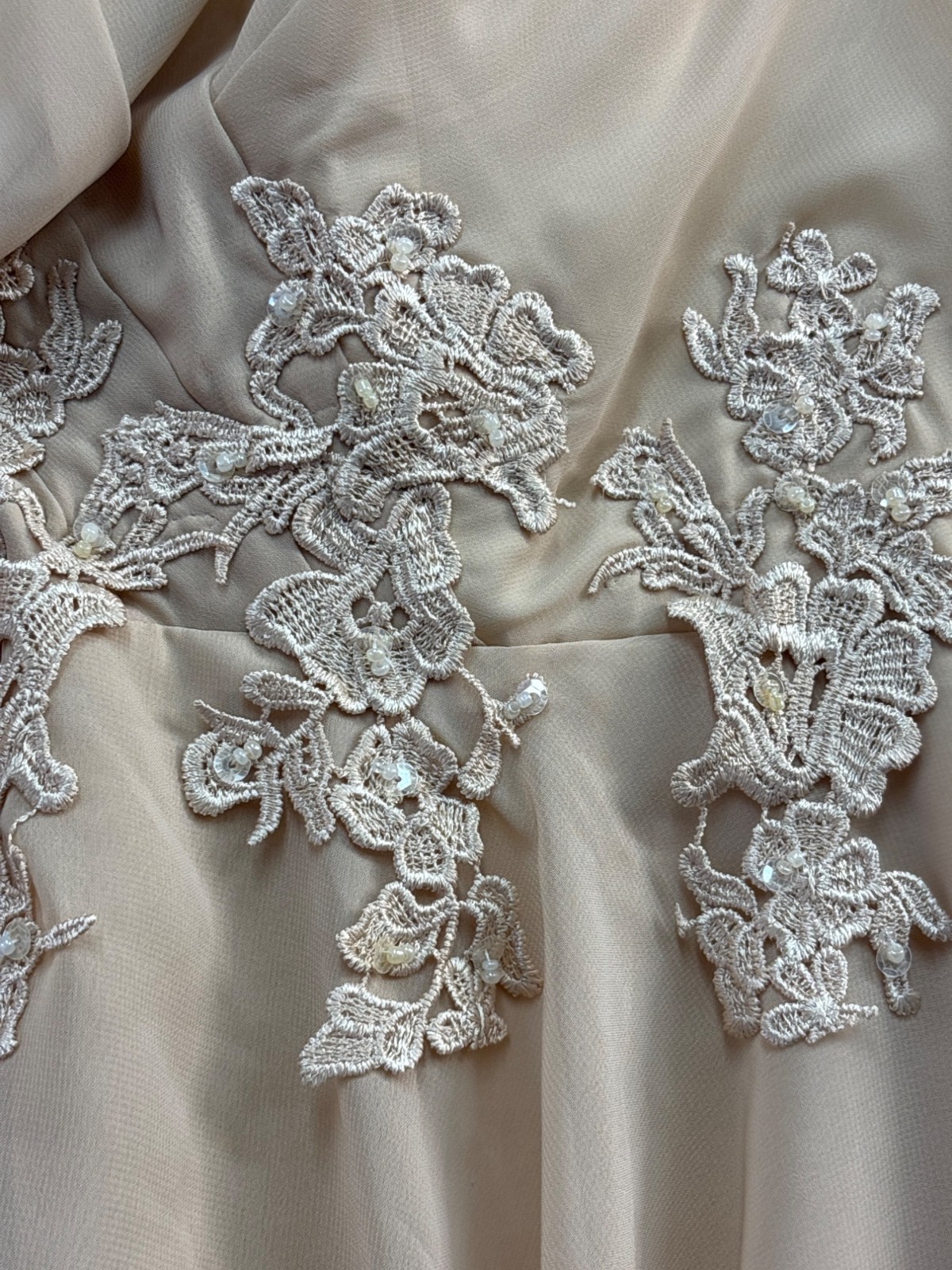 Beige Lace Appliqué Wedding Dress Ruffle Cap Sleeves & V-Neck
