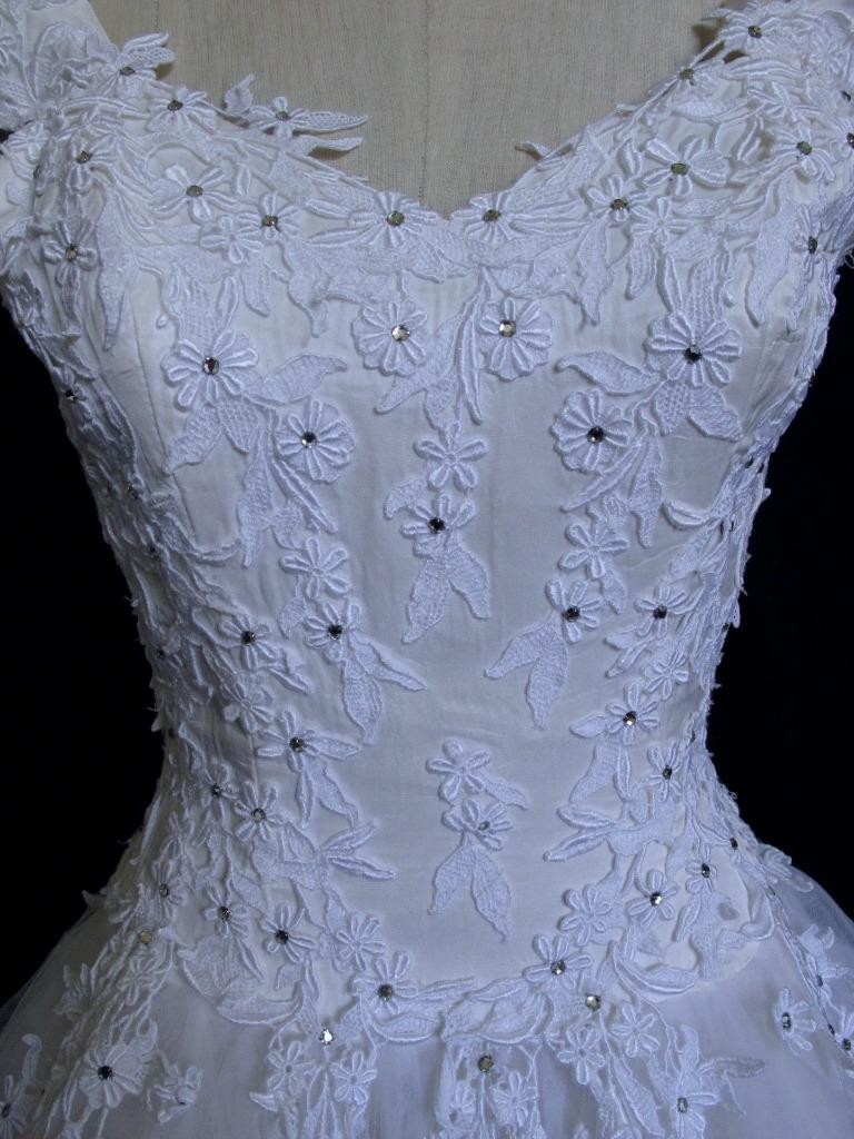 Vintage Snowball Tulle Princess Wedding Dress XXS 0 The Diamond Collection White