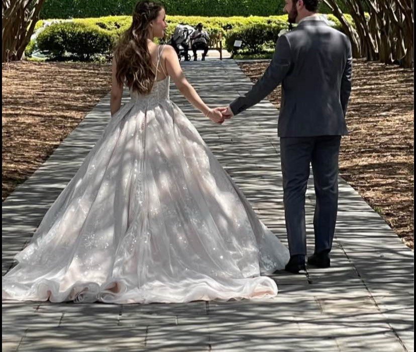 Wedding Dress Ball Gown, Princess, Or quinceañera Essence Of Australia Size 2
