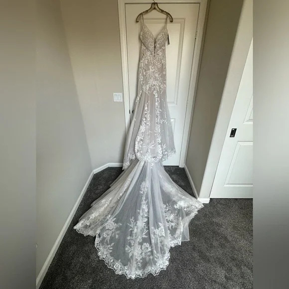 Essence Of Australia Style D2770 Wedding Dress Size 10