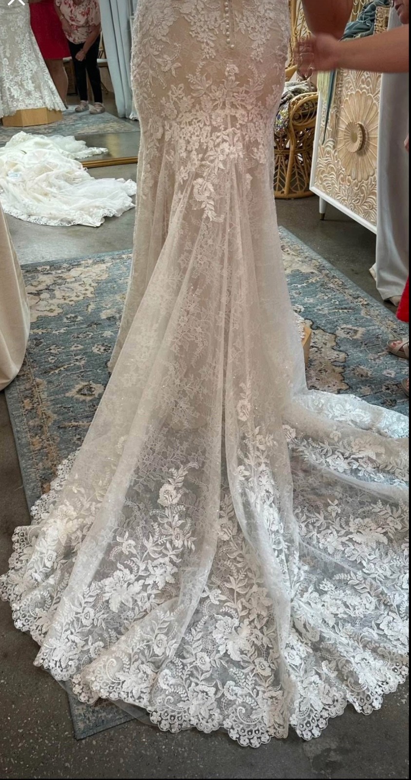Martina Liana Wedding Dress Size 14, Never Altered Gorgeous lace, sample dress
