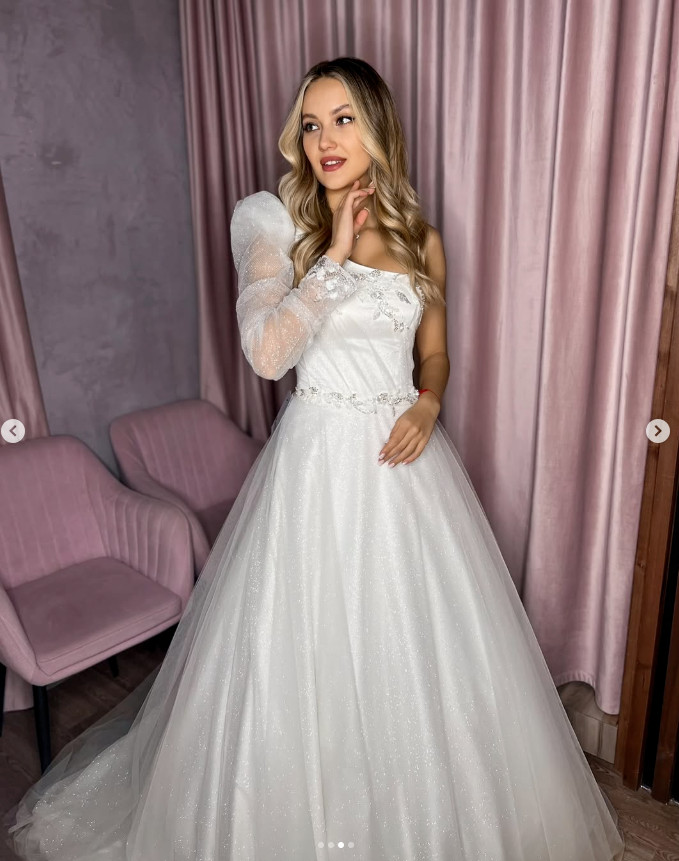 Elegant Wedding Dresses Lace One Shoulder Long Sleeves Sweep Train Bridal Gown