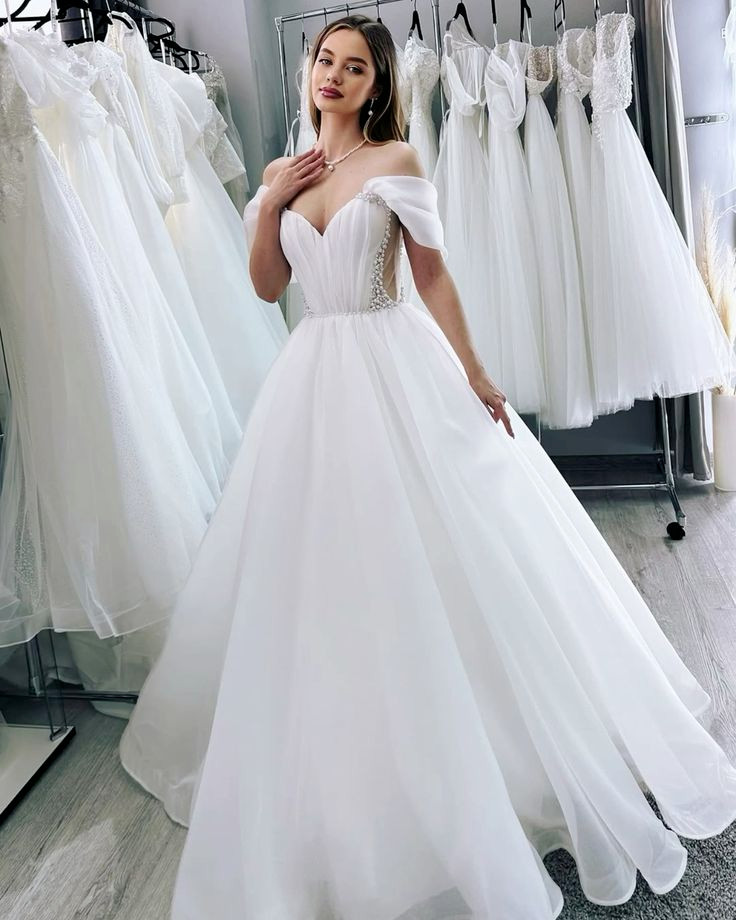 Romantic Wedding Dresses Off The Shoulder A Line White Ivory Tulle Bridal Gowns