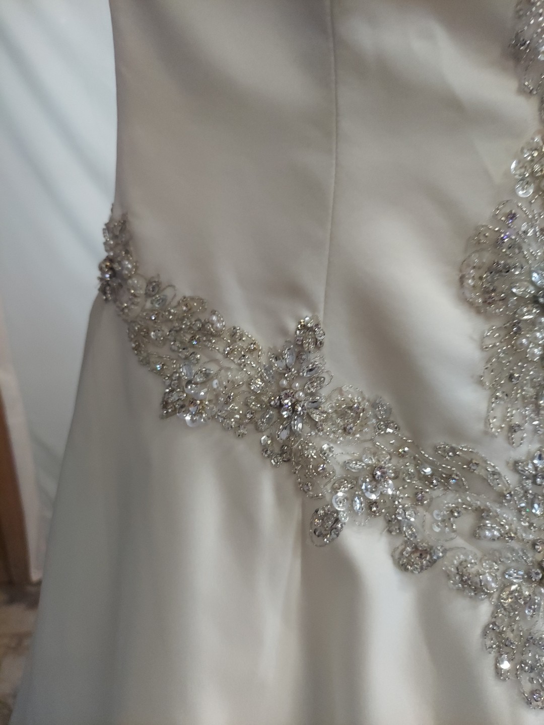 Morilee Satinlook Size16 White Gem Sequin Torso Frt+bk .buttonlook Train.vcup