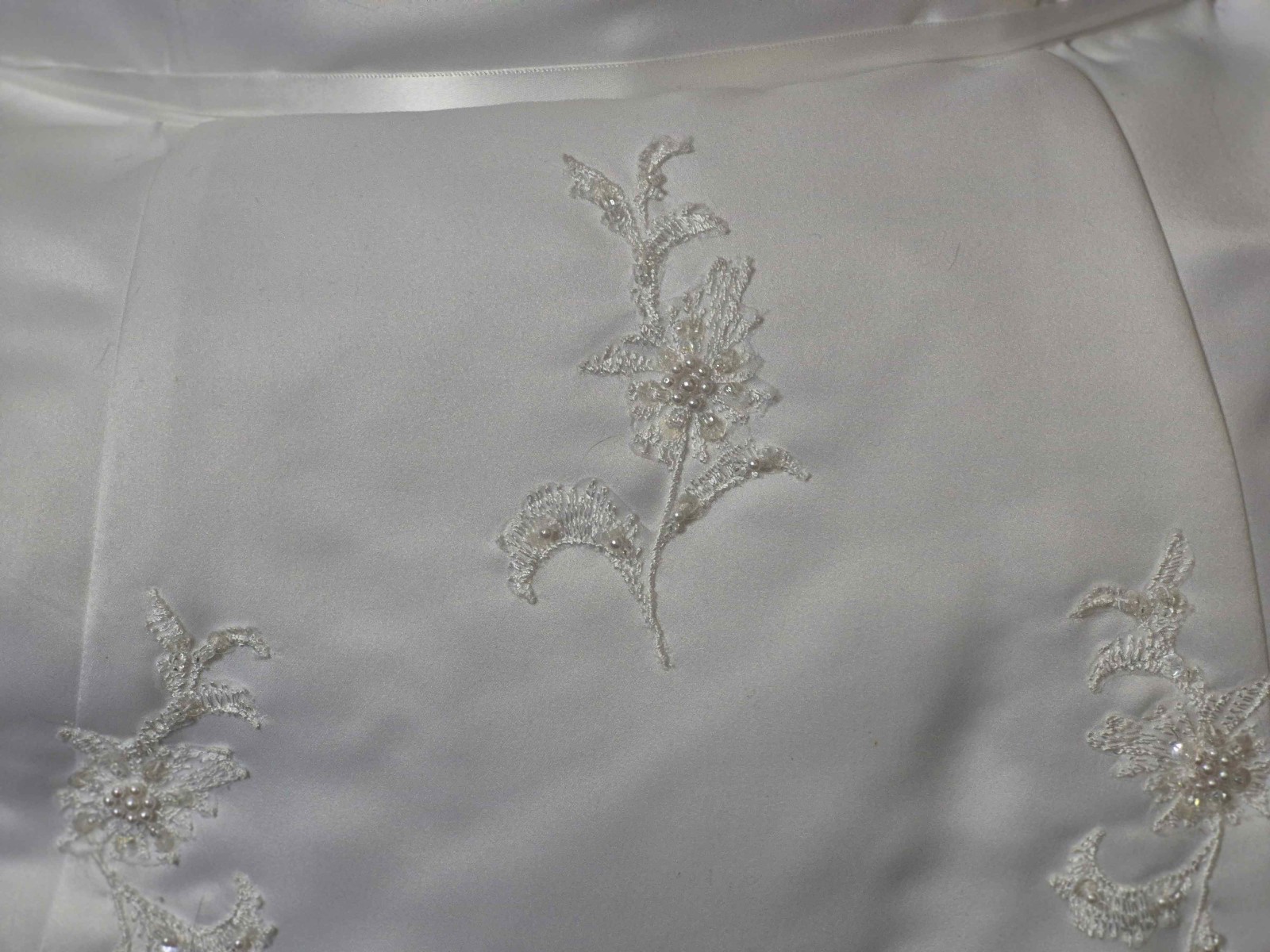 Wedding dress davids bridal excellent condition ballroom sleeveless