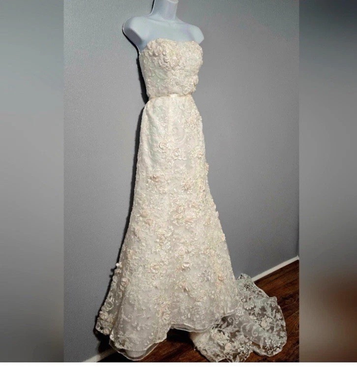 Oleg Cassini Subtle Pink 3D Floral Wedding Dress Size 2