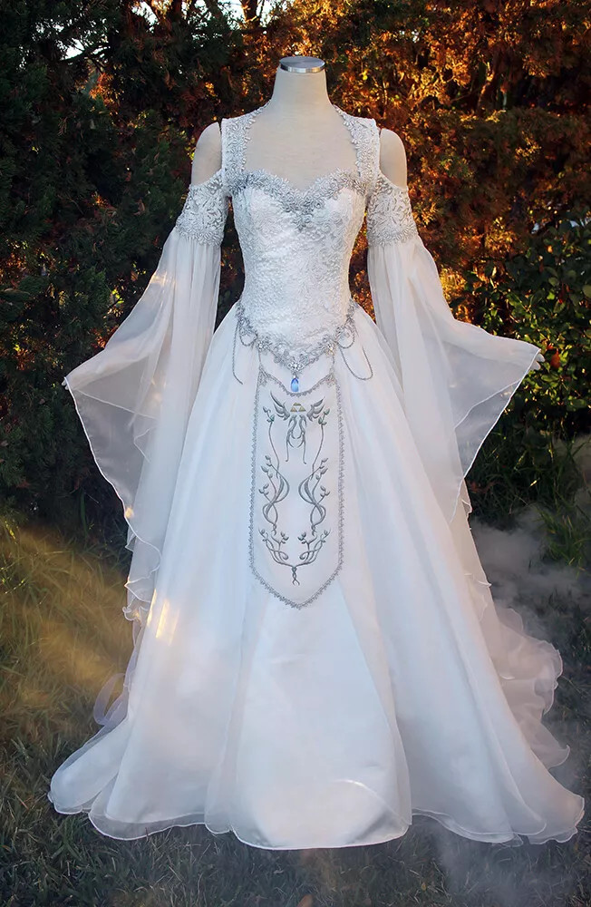 Medieval Victorian Wedding Dresses Long Sleeve Organza Beaded Corset Bridal Gown