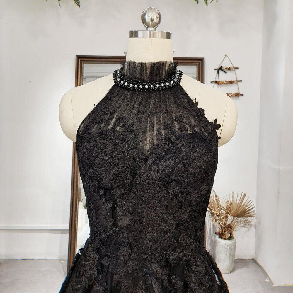 Lace Black Gothic Wedding Dresses Halter Neck Backless Sweep Train Bridal Gowns
