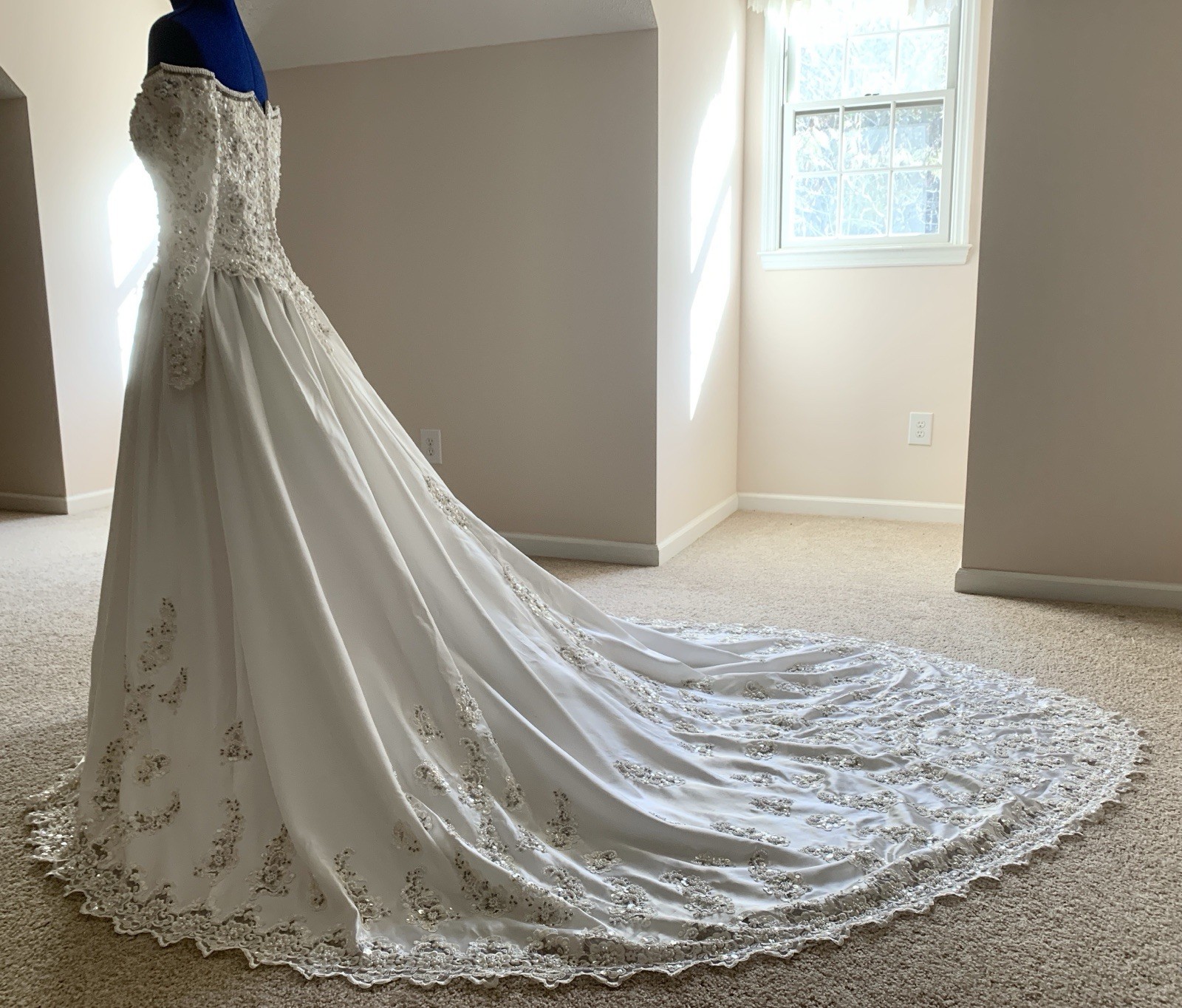 Vintage Venus Beaded Sequin Wedding Dress Long Train Size 10W