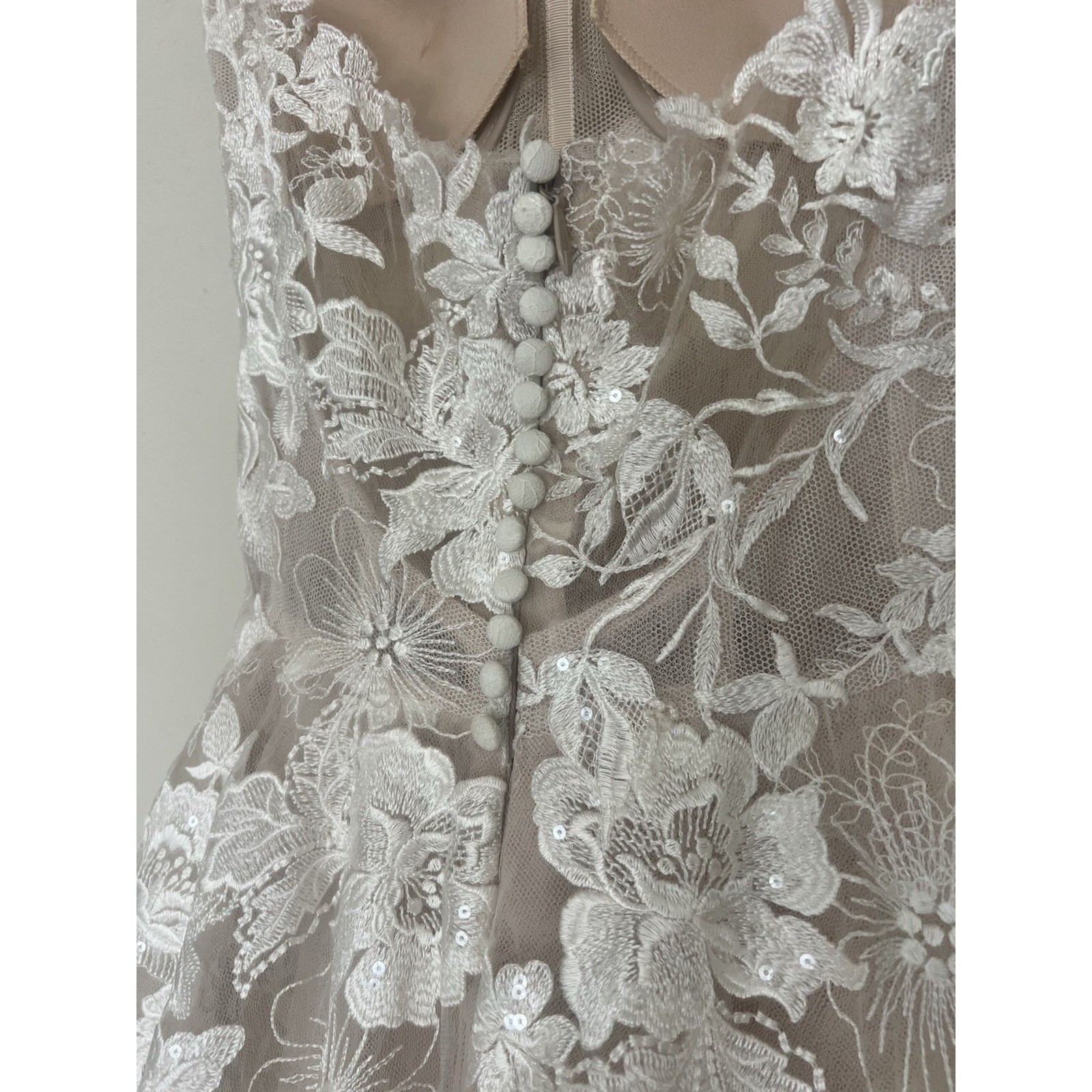 MONIQUE LHUILLIER WEDDING DRESS WITH VEIL FLORAL EXC CONDITIONLACE XXS CORSETTE