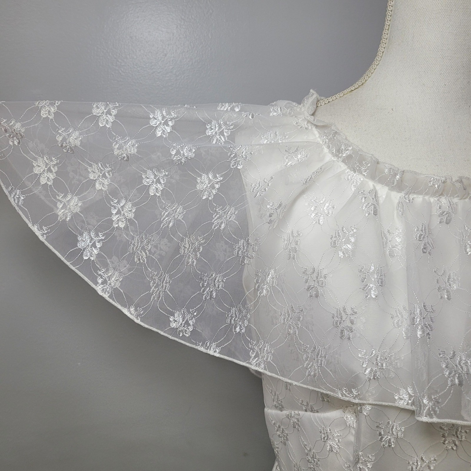Vintage Unbranded White Floral Lace Cape Overlay Wedding Gown Maxi Dress Large