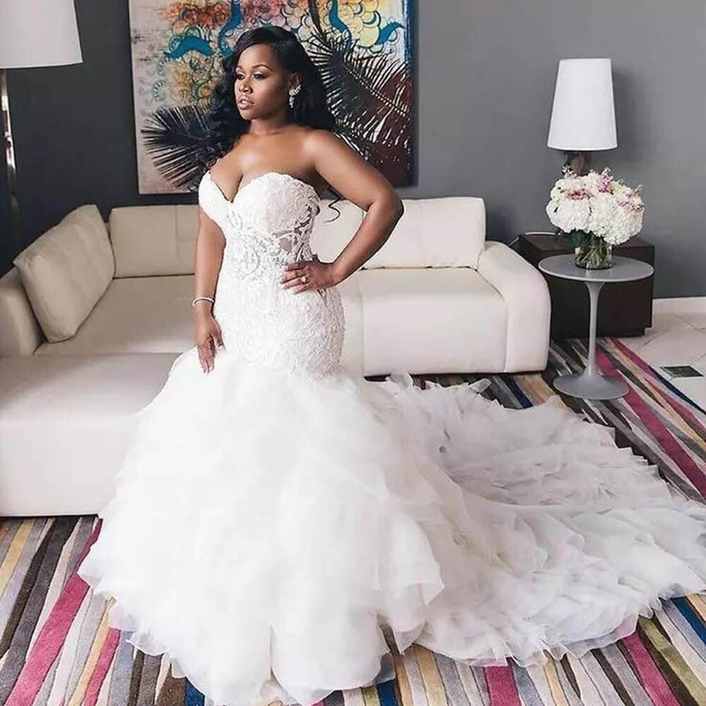 African Mermaid Wedding Dresses Strapless Lace Applique Court Train Bridal Gowns