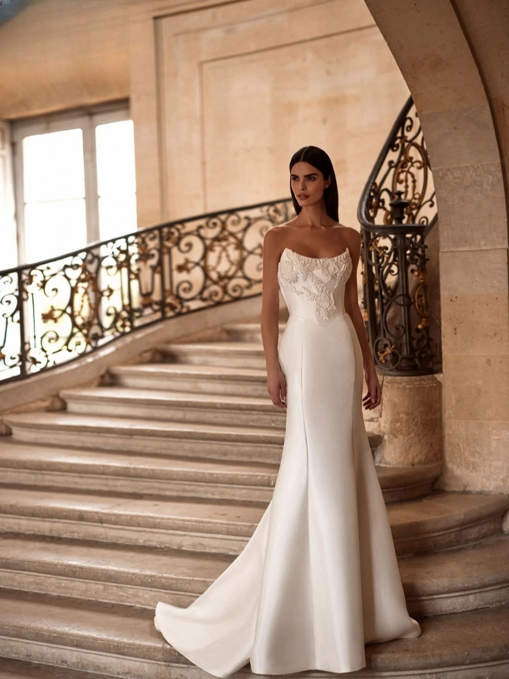 Satin Wedding Dresses Lace Strapless Mermaid No Veil Sleeveless Bridal Gown