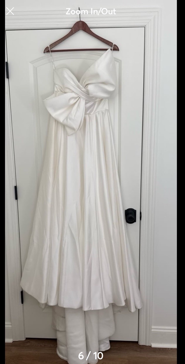 Wtoo by Watters Nanette Strapless Ivory Bow Front Ball Gown Wedding Dress 6