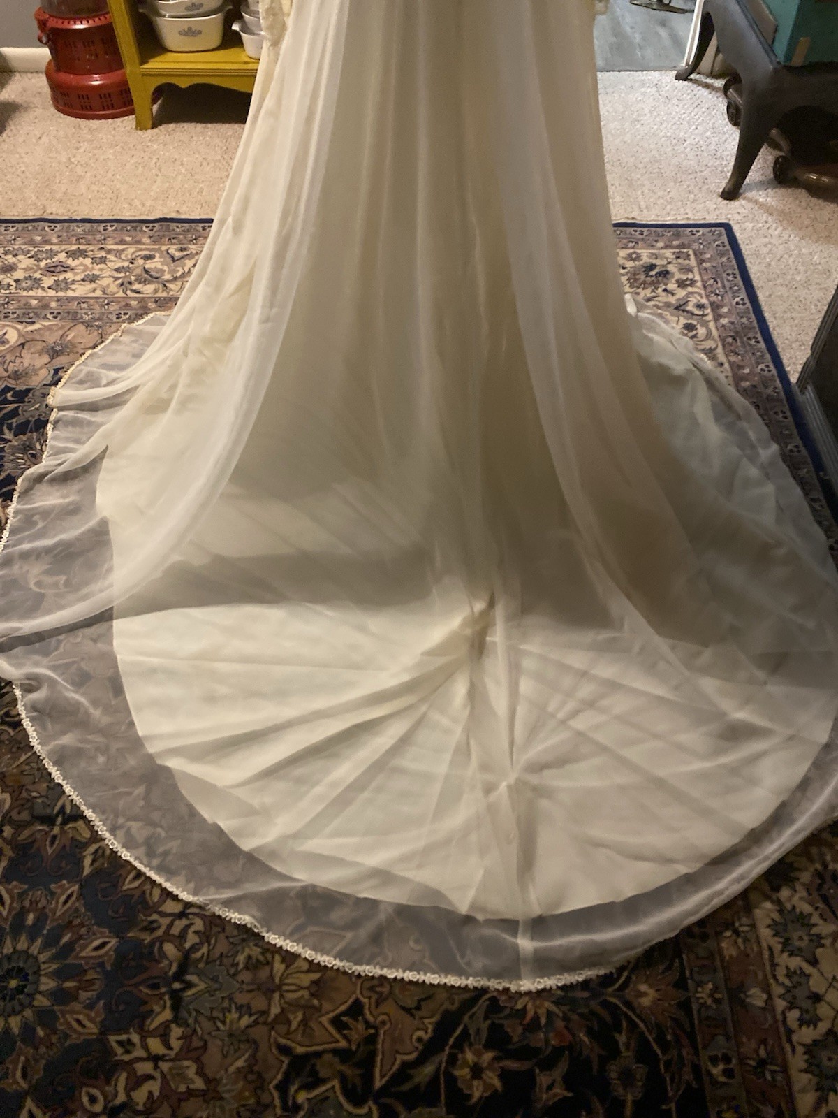 Beautiful 1970s Cream Colored Wedding Dress. Unbranded. (Hem Has Few Spots-Pics)