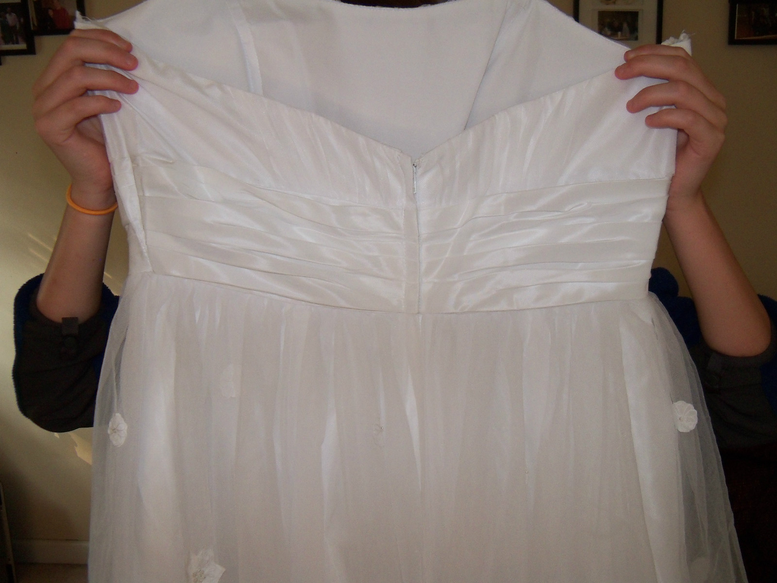 David’s Bridal Strapless Tulle Ball Gown w/Floral Detail Size 14 Women’s NWOT