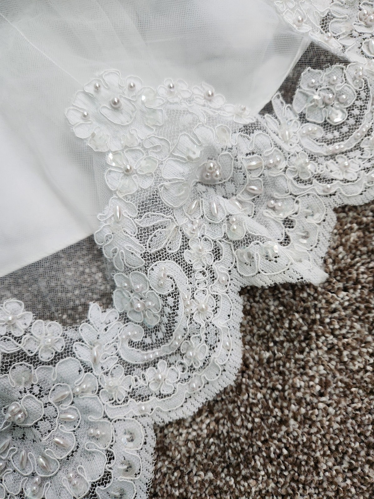 BEAUTIFUL Oleg Cassini White Wedding Dress Size 8 – SEE MEASUREMENTS BELOW!!