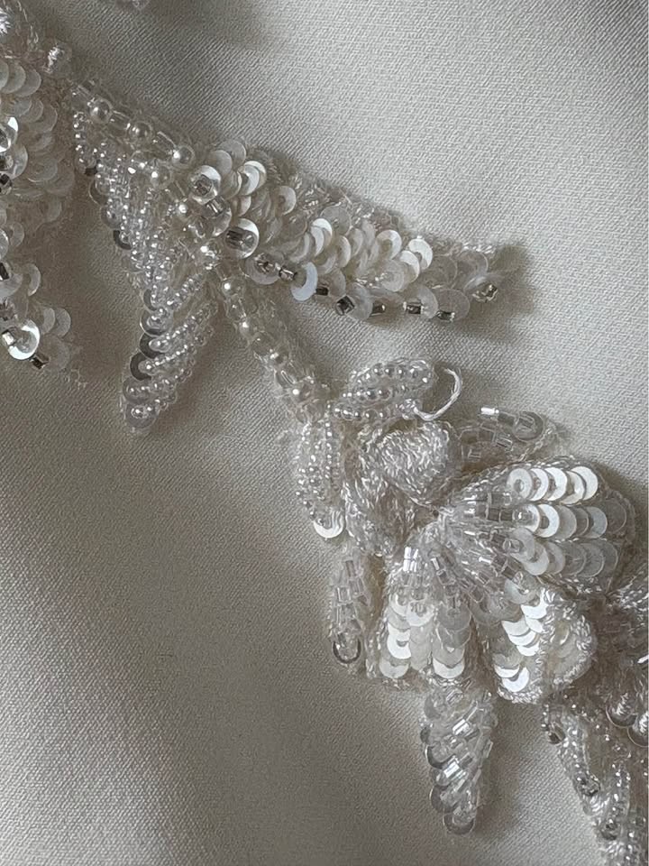 Beautiful 3/4 sleeve length wedding dress – MINT!